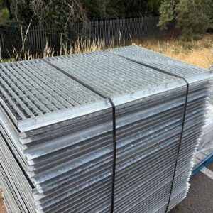Heavy Duty Galvanised Mesh Walkway Mezzanine Flooring Grates 1.34m x 0.9m